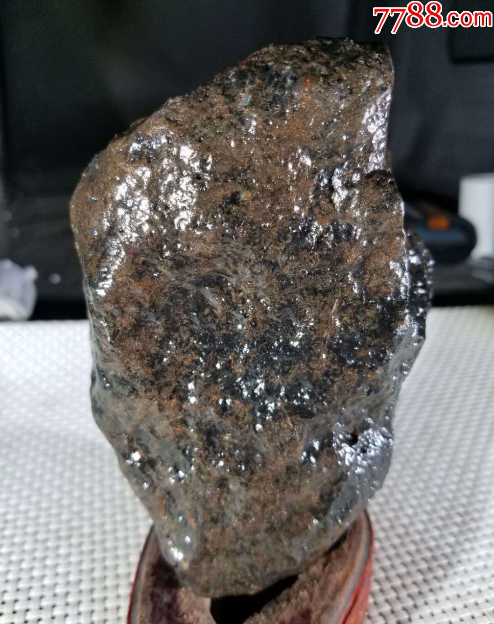 3711新疆碳质球粒陨石陨铁2.2斤