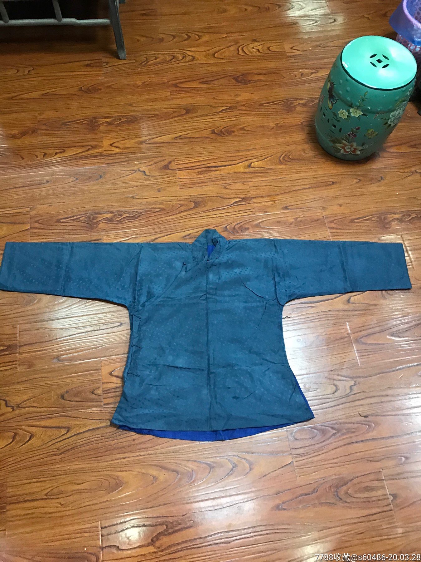 清代老衣服三件