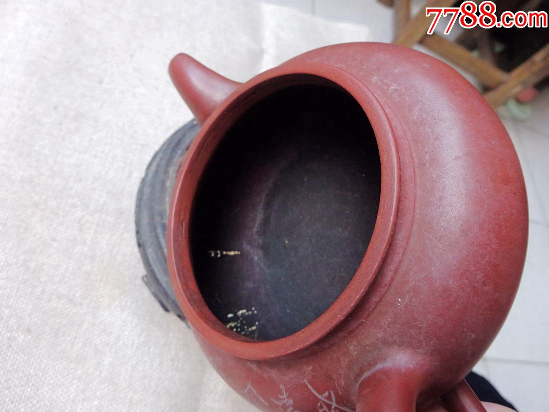 周桂珍紫砂壶(缺盖)