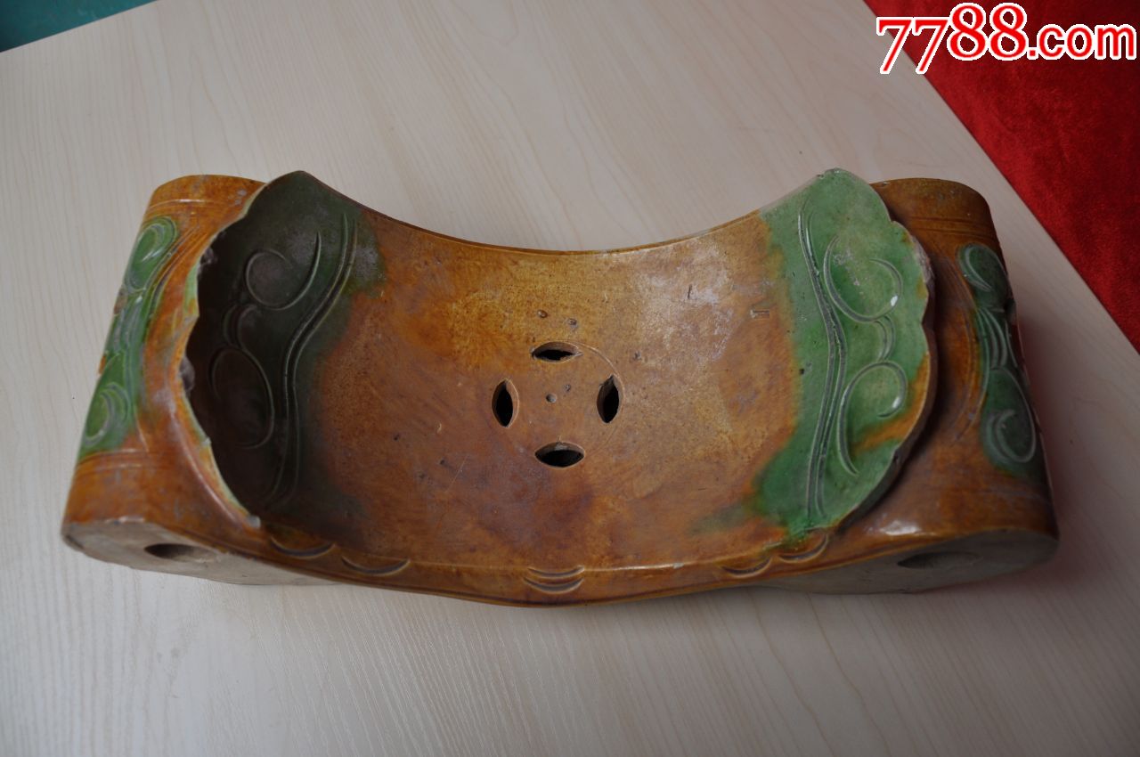 明代素三彩瓷枕