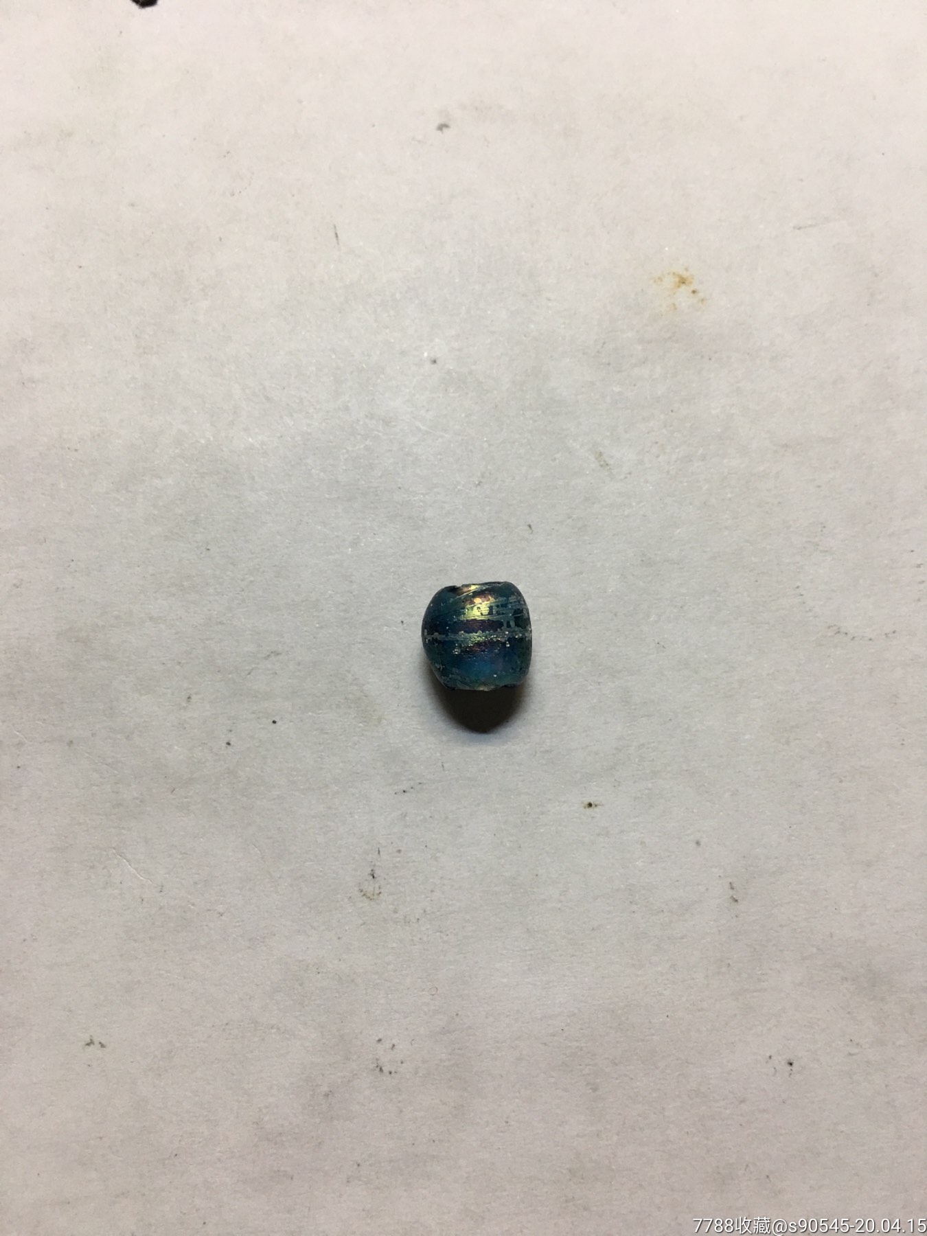 战汉蛤光琉璃珠