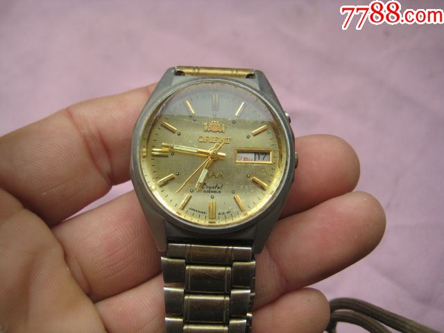 漂亮的保存完好的上个世纪80年代的日产双狮牌手表一枚