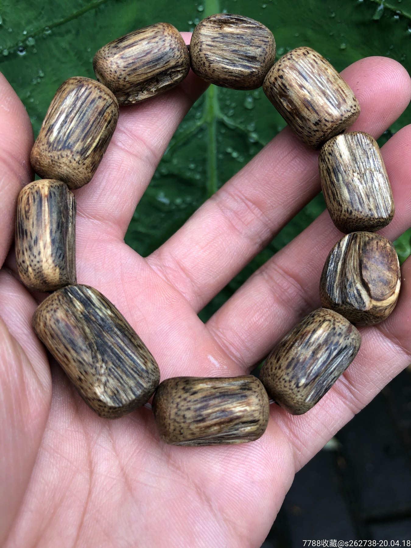 天然绿奇楠沉香随形手串