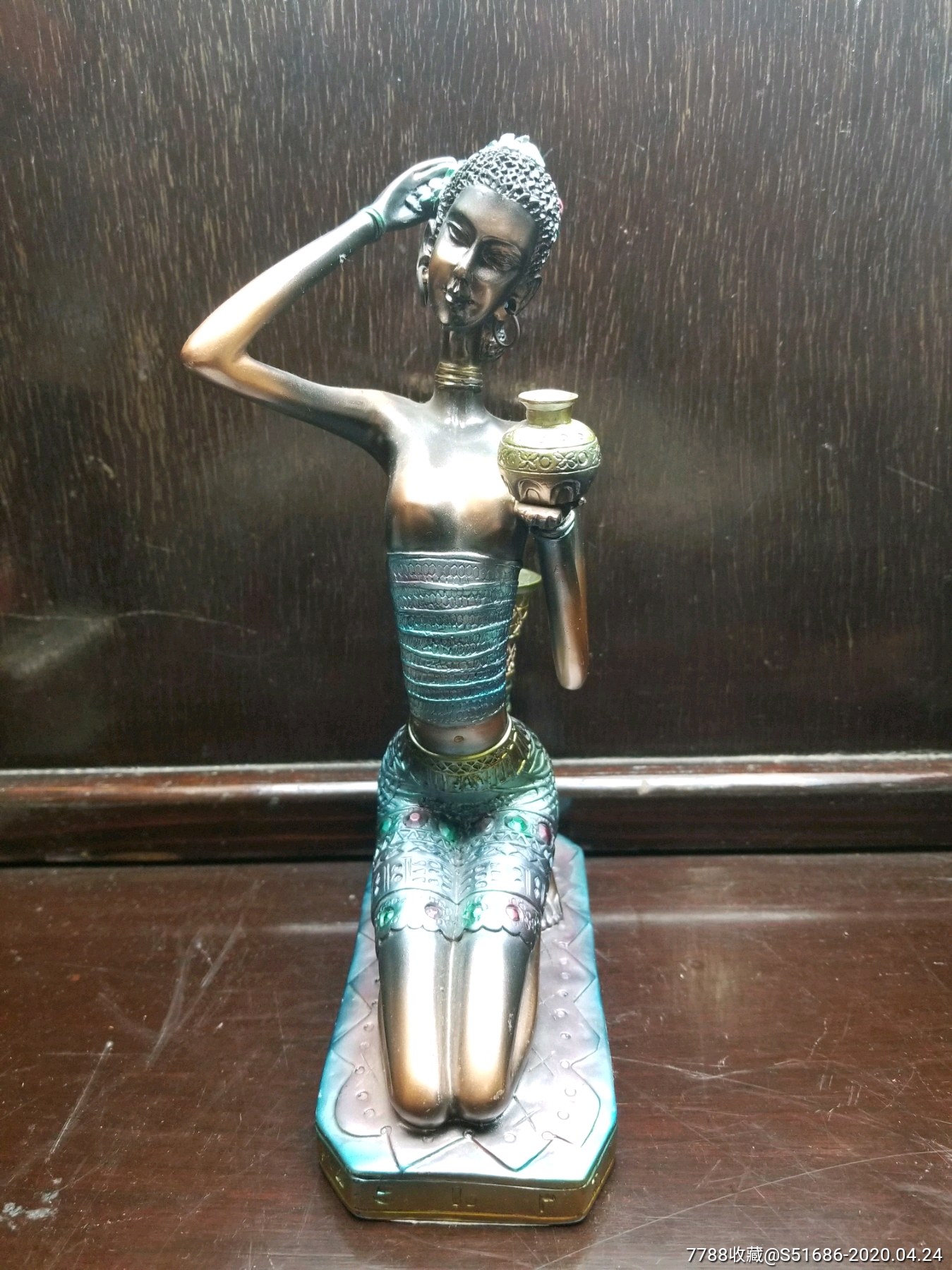 美女雕塑