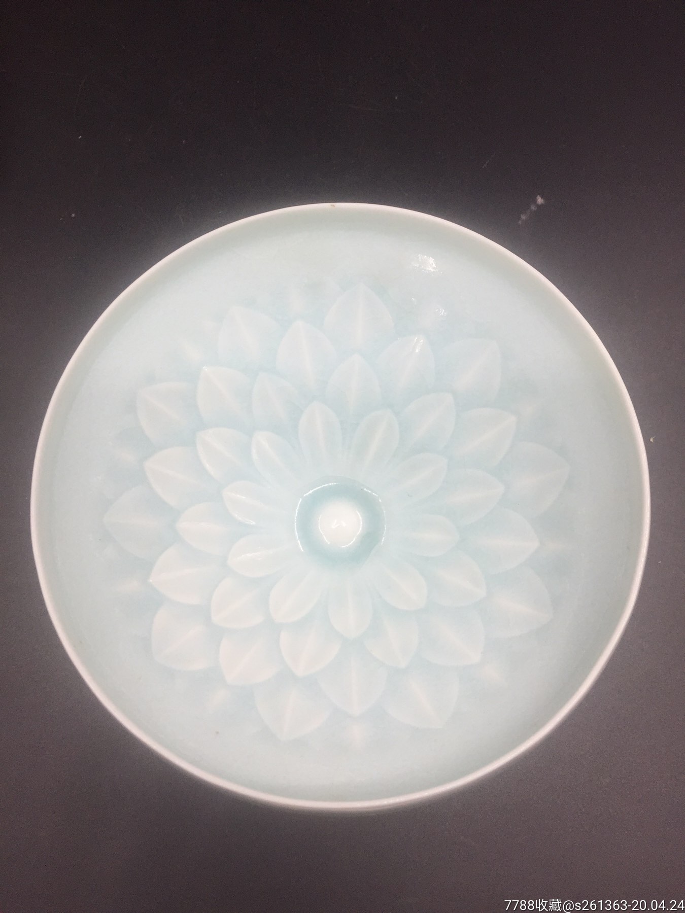湖田窑刻莲瓣纹水洗