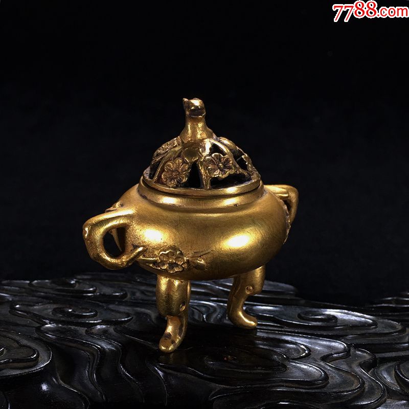老宣字款紫铜鎏金錾刻三足双耳花卉纹松鼠小熏炉香炉可把玩赏玩