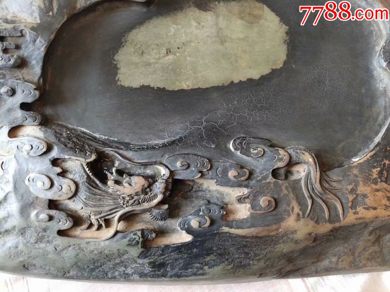砚台,绿端砚,浮雕龙,纯天然,石质非常好,个头大,赔钱出