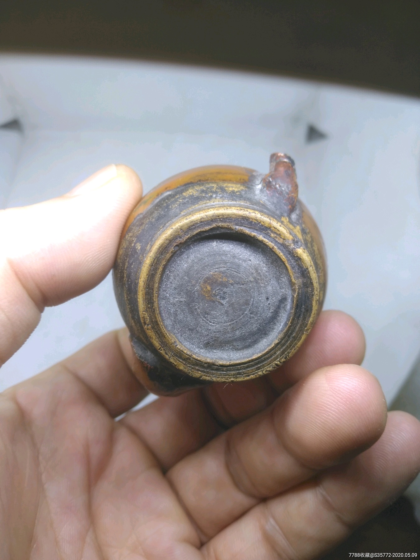 明代紫金釉砚滴,提手需要锯瓷