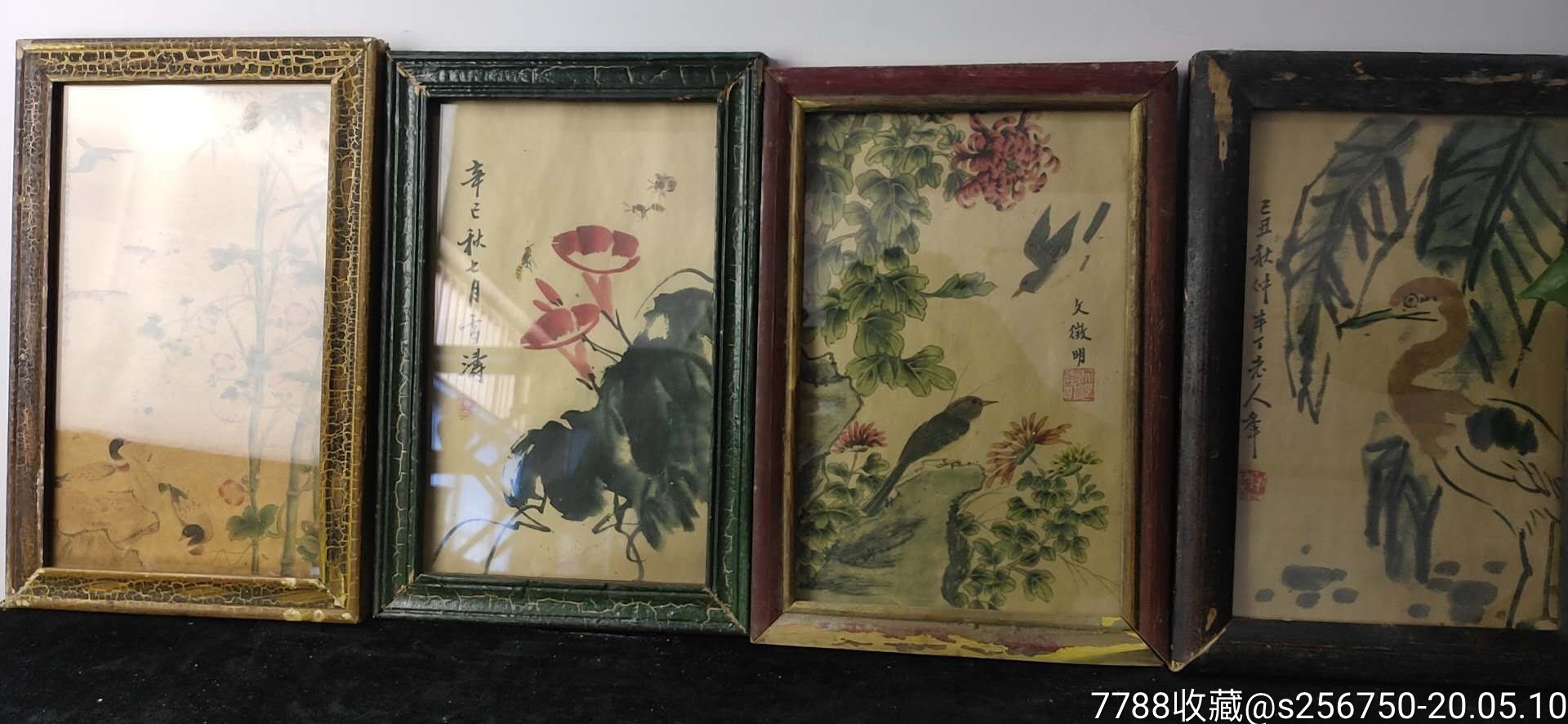 手绘花鸟老玻璃画四副,画工精湛,色彩鲜明,老框老画,尺寸如图.