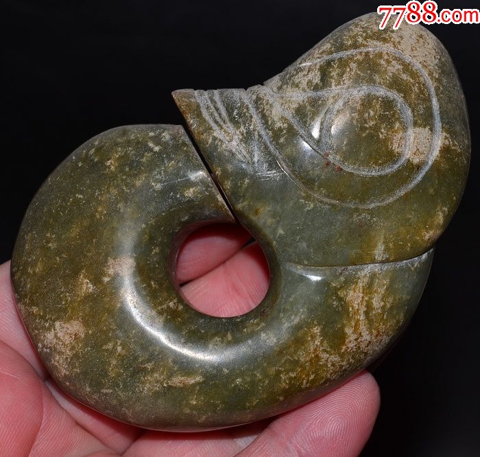 和田玉生坑料青玉表面钙化受沁玉猪龙手把件_价格900.