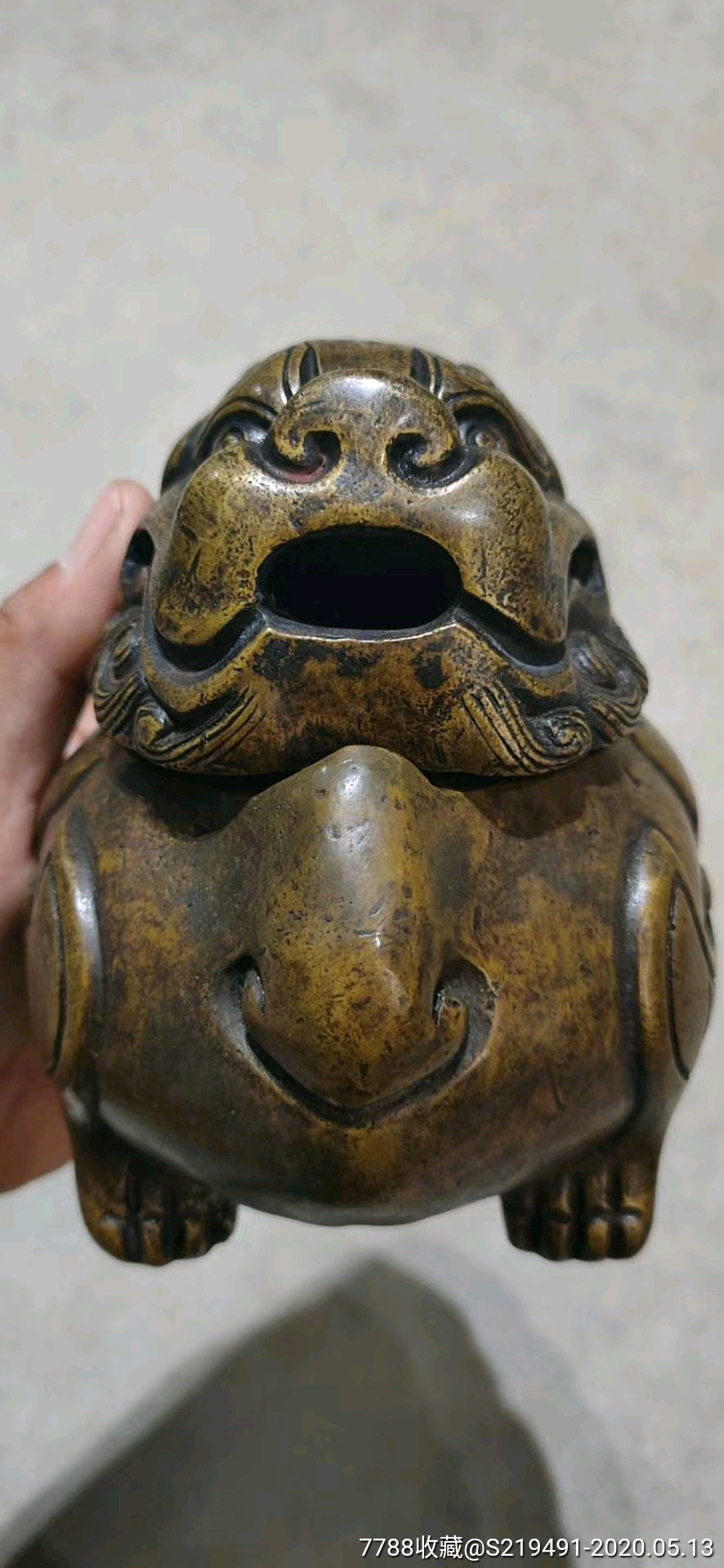 清代铜狮子熏炉