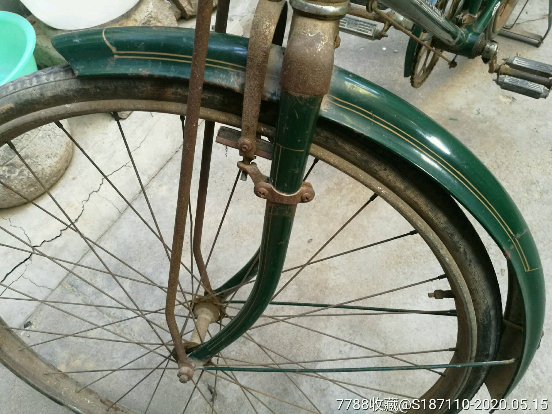 "永久"牌邮政军绿色自行车