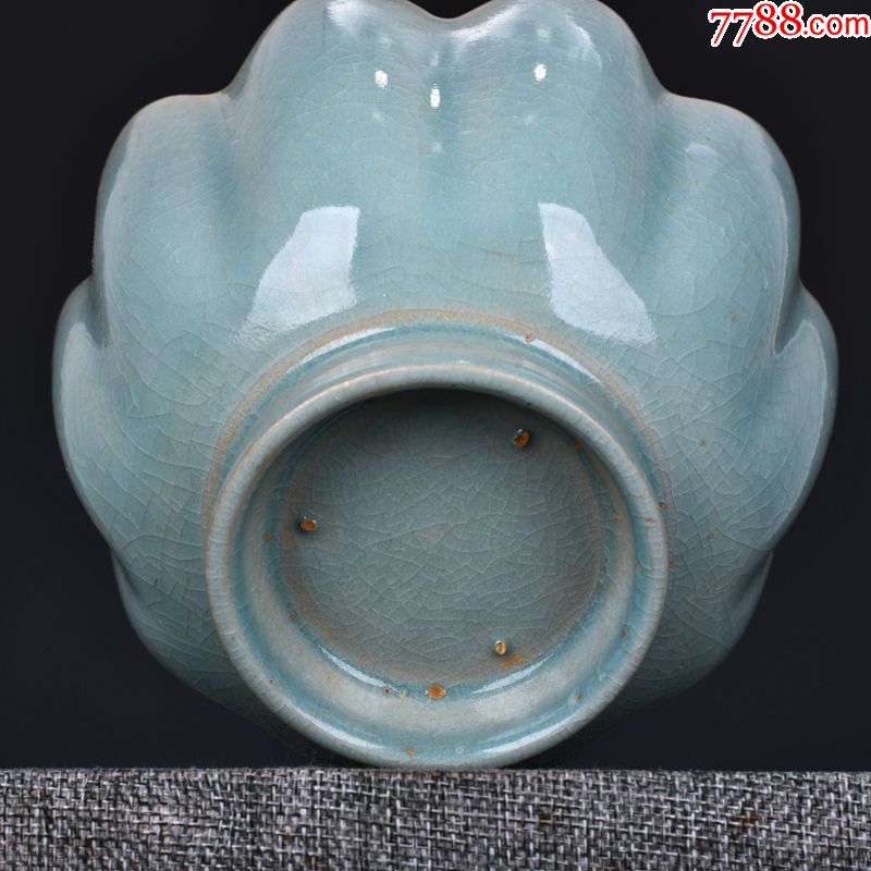 宋汝窑天青釉莲花温碗