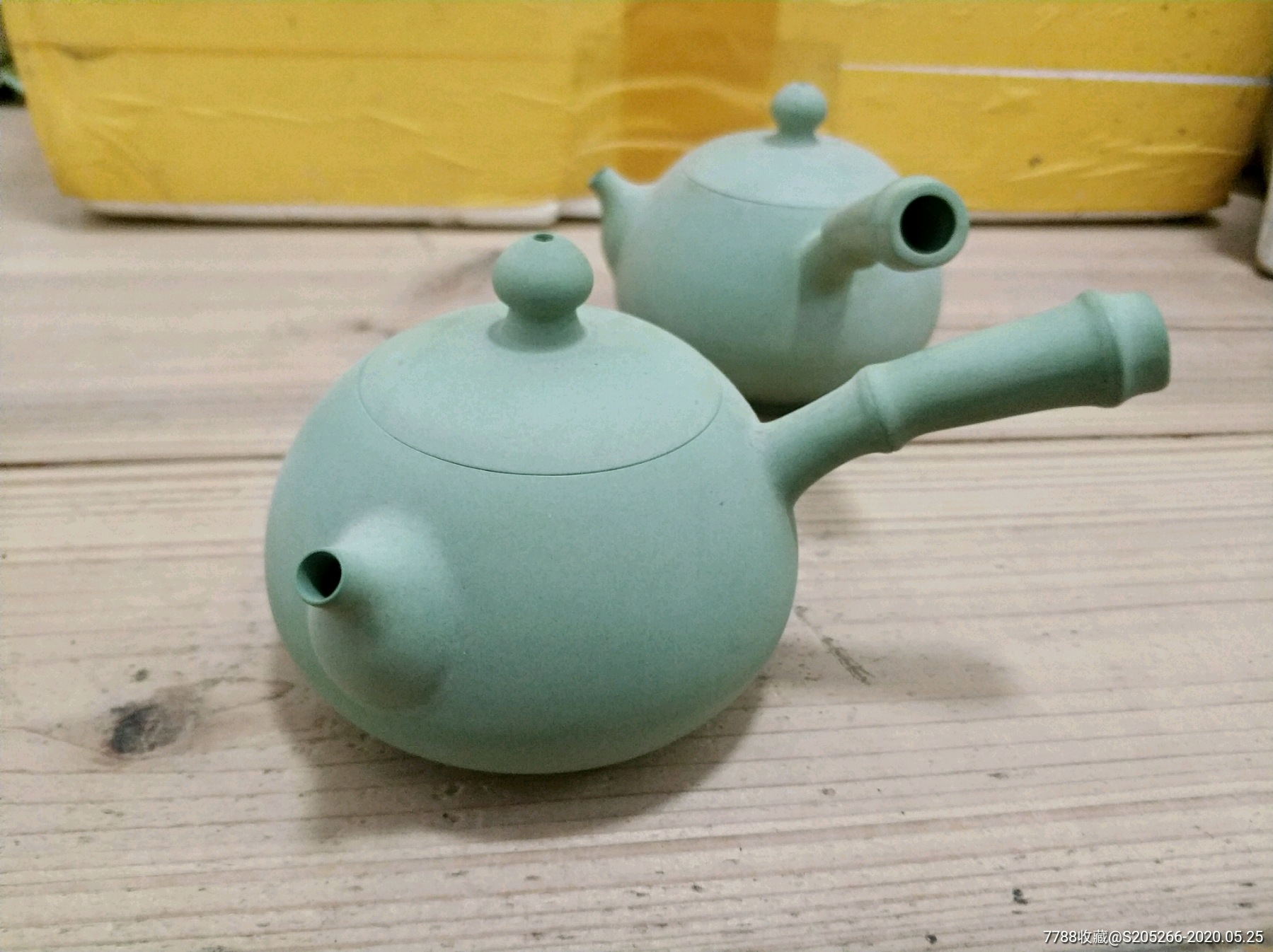 绿泥茶壶一对