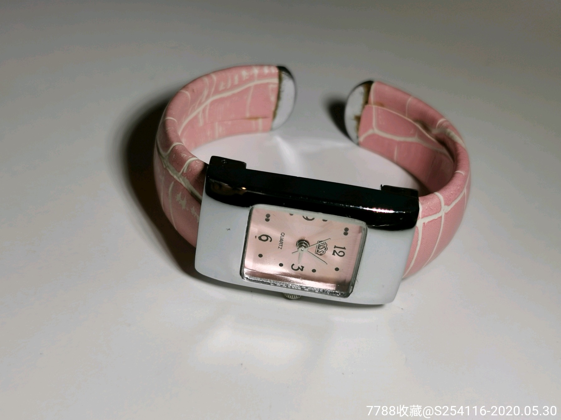 日本品牌fuss石英女表手镯表表盘20*34mm厚8mm走时精准保真正品日本
