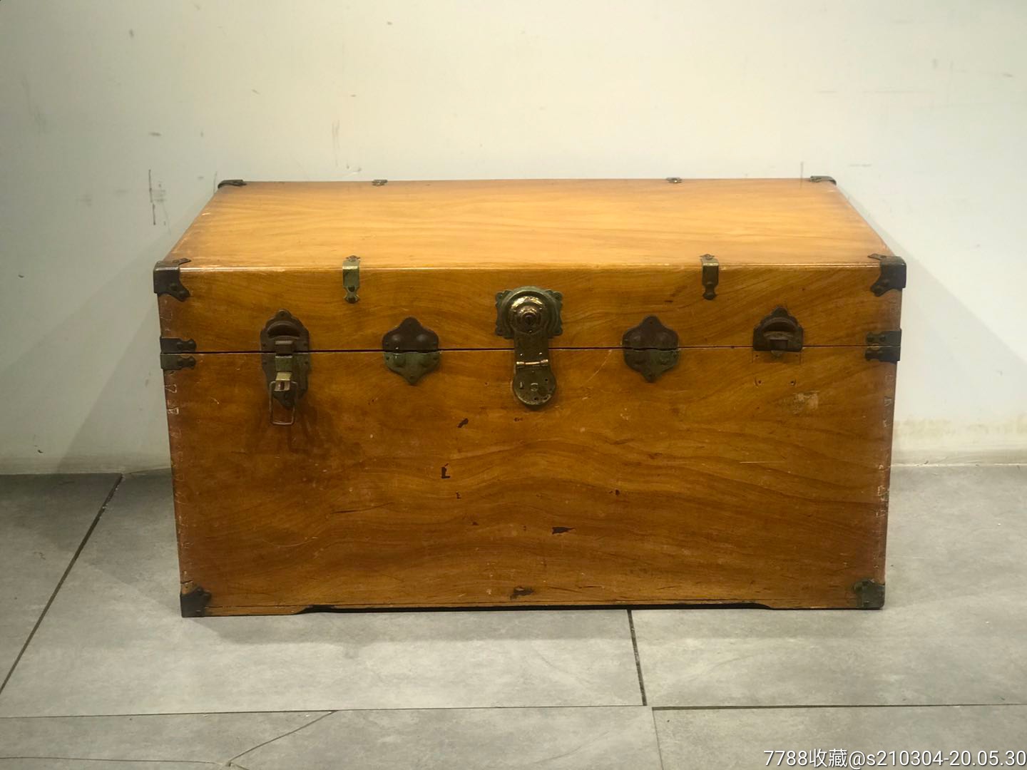 樟木箱,六面独板,品相一流,花纹清晰漂亮