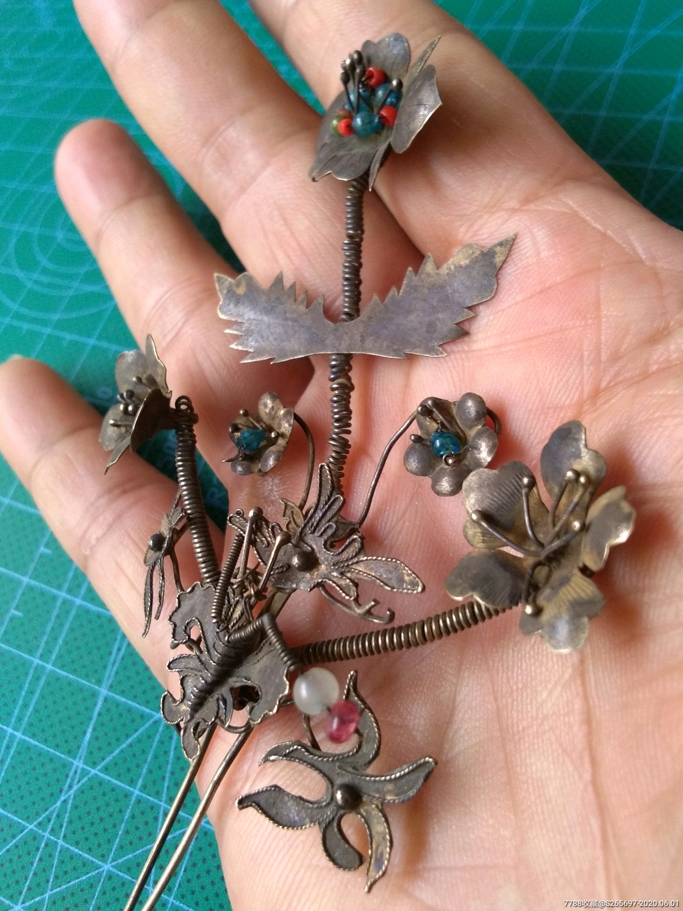 精美花草蝴蝶银步摇