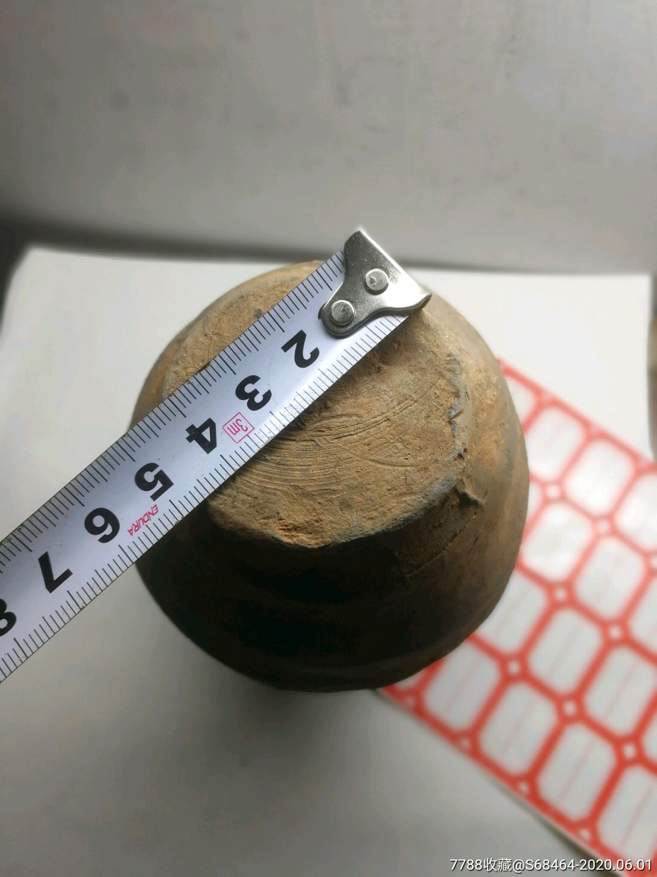 5厘米有圈的陶罐一个,基本圆,老货,重0.8斤多