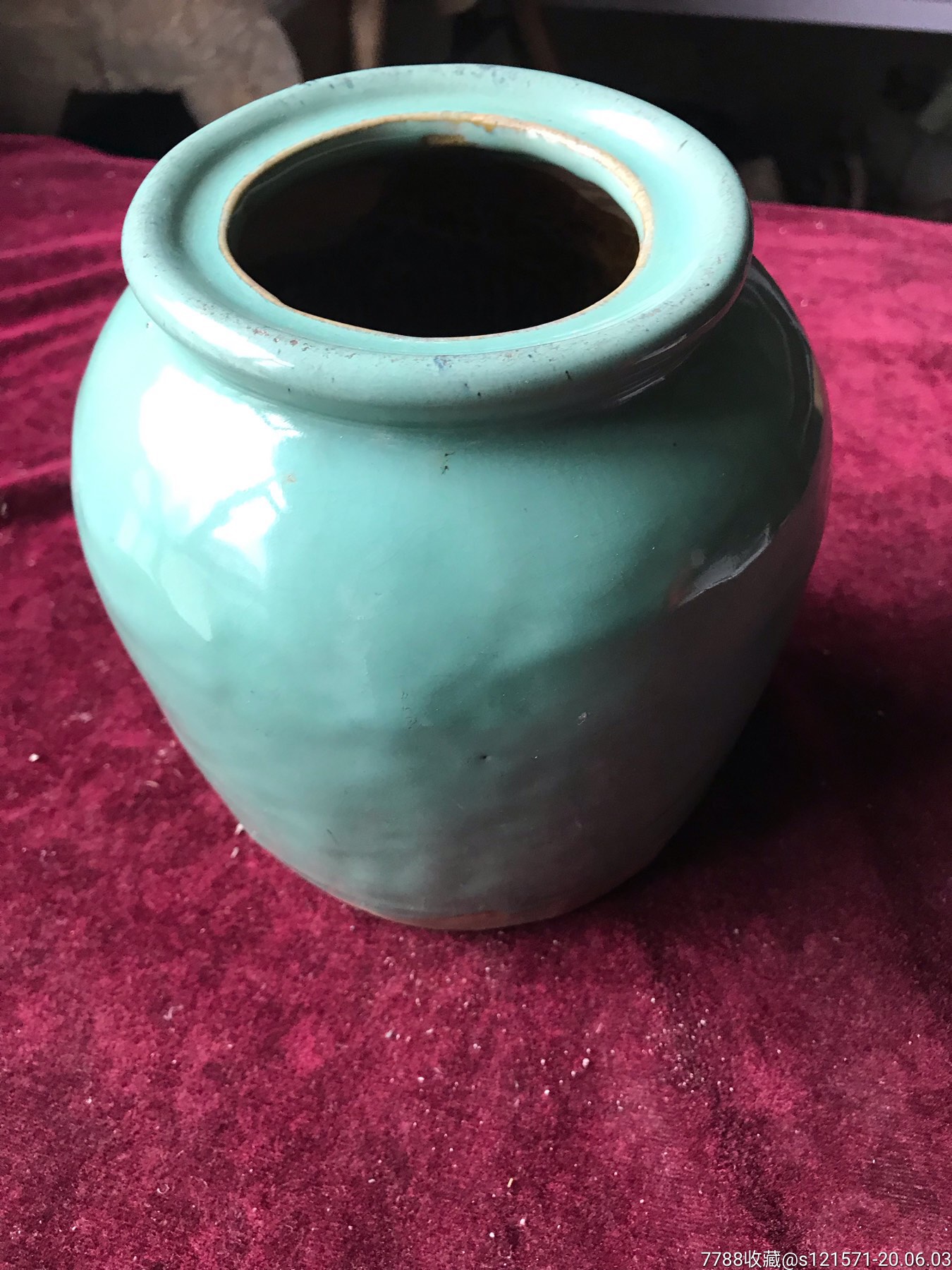 民国时期豆青釉罐