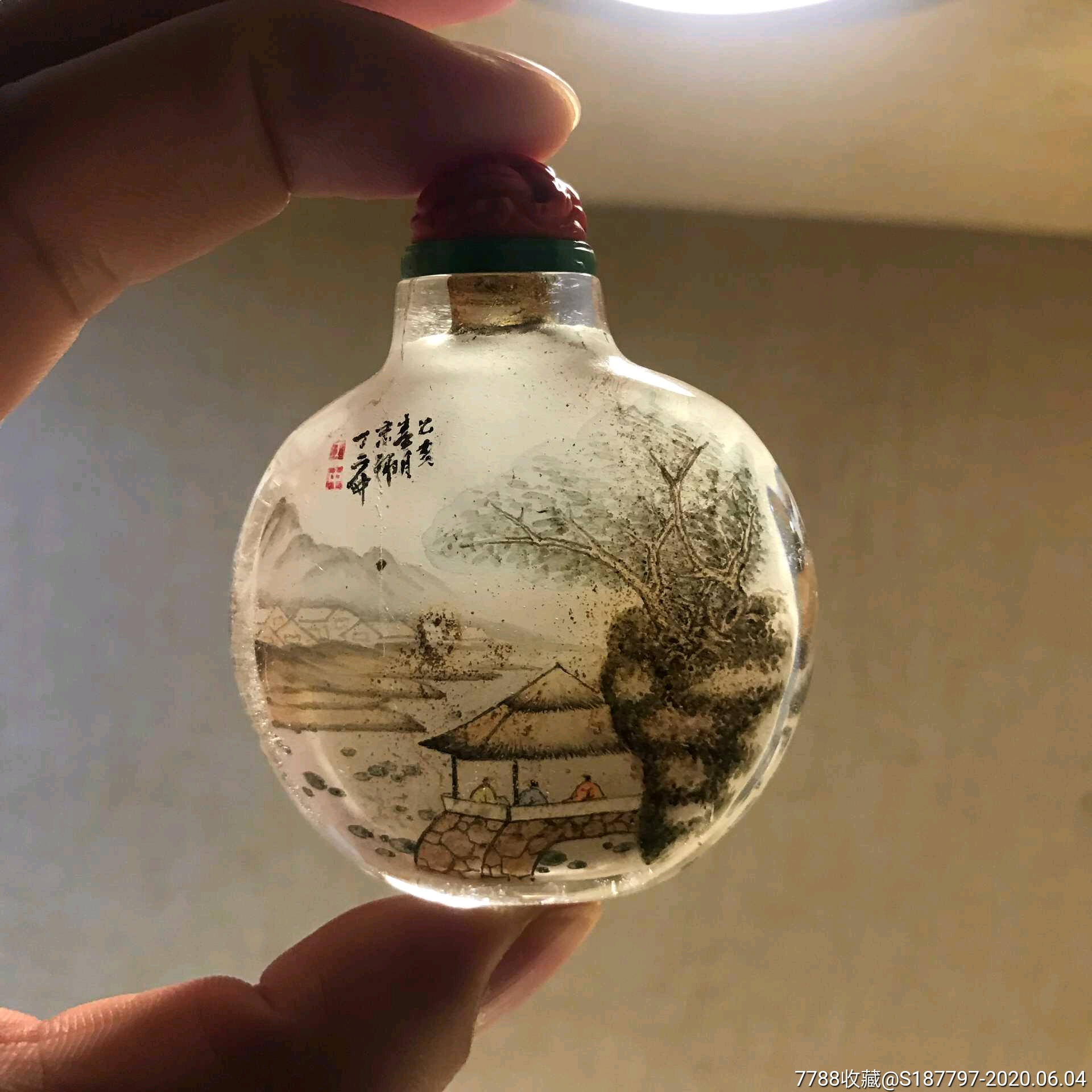 清代水晶内画鼻烟壶