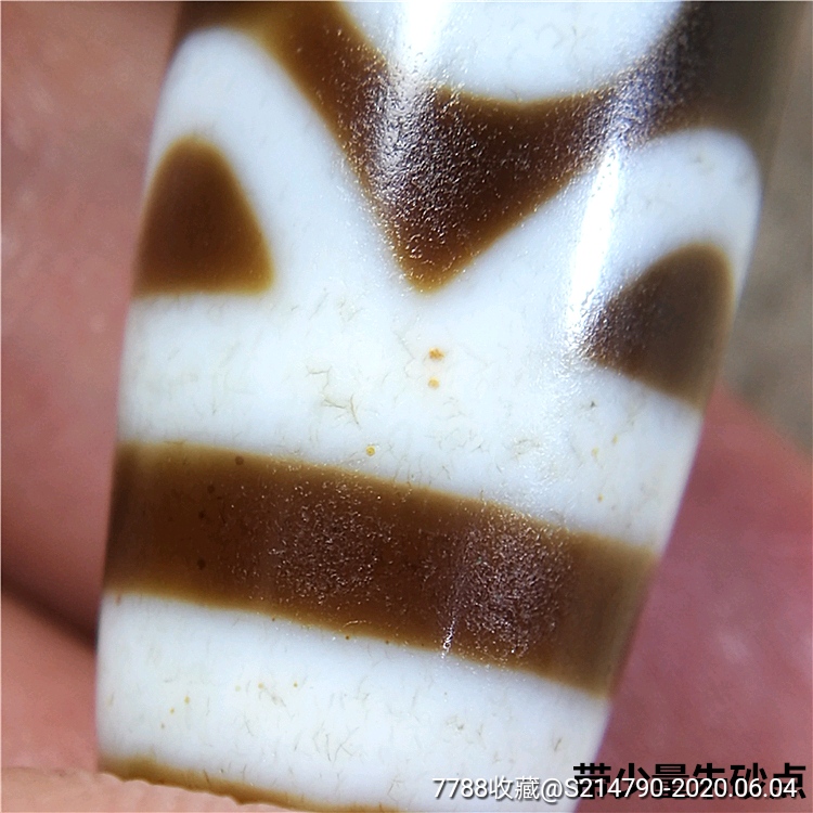 【特惠】藏传奶白底特殊三眼天珠长34mm,玛瑙原矿措思