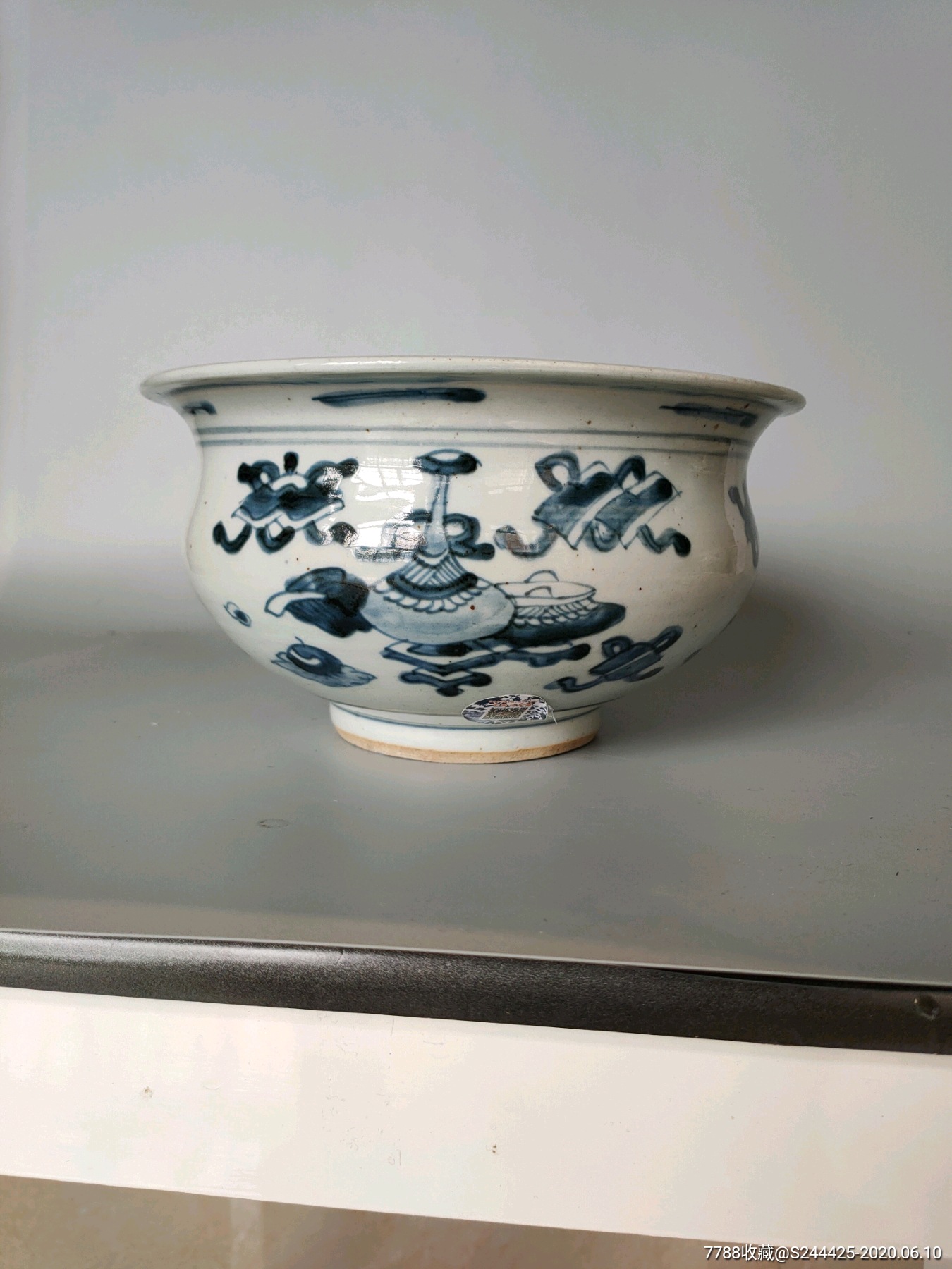 青花香炉