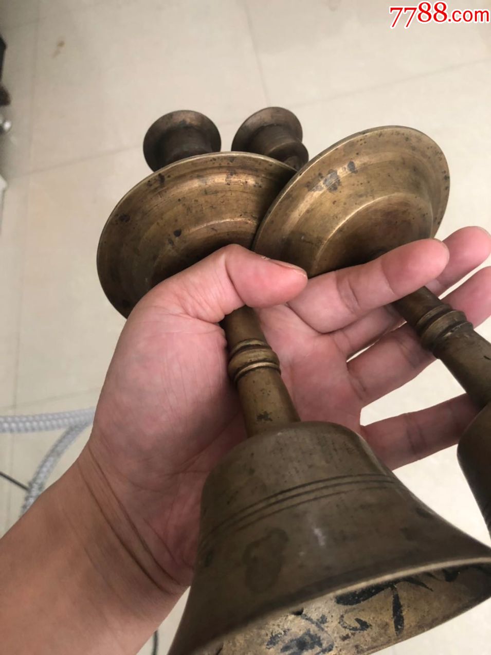 清代精品好工铜蜡台一对
