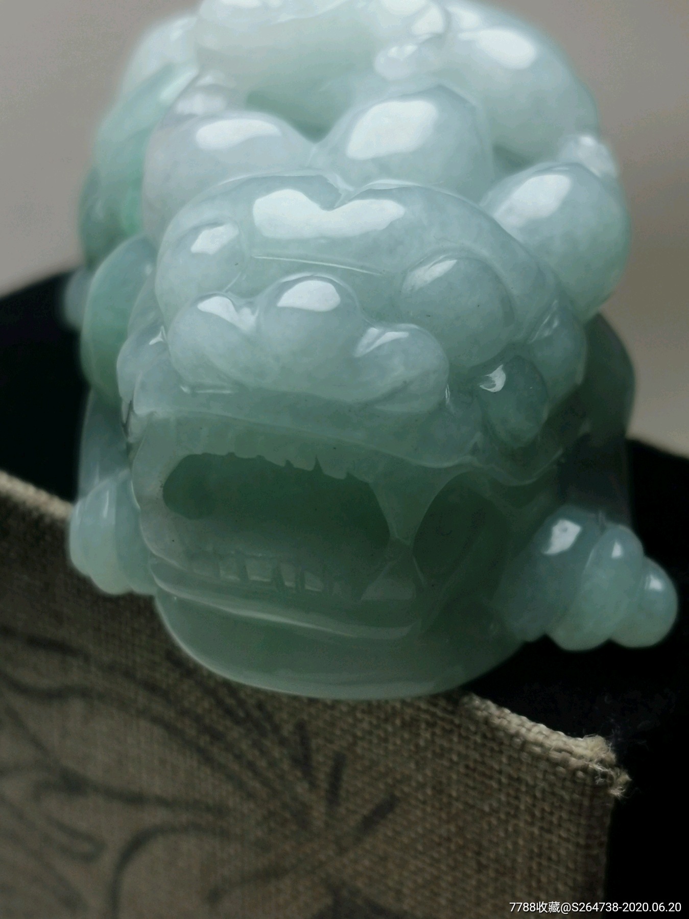 翡翠貔貅手玩件