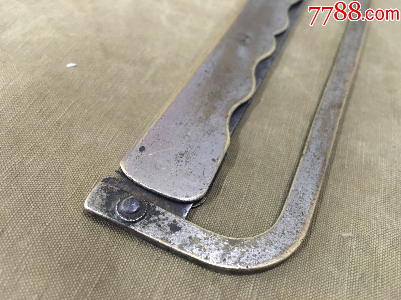 日伪时期遗存医用便携骨锯