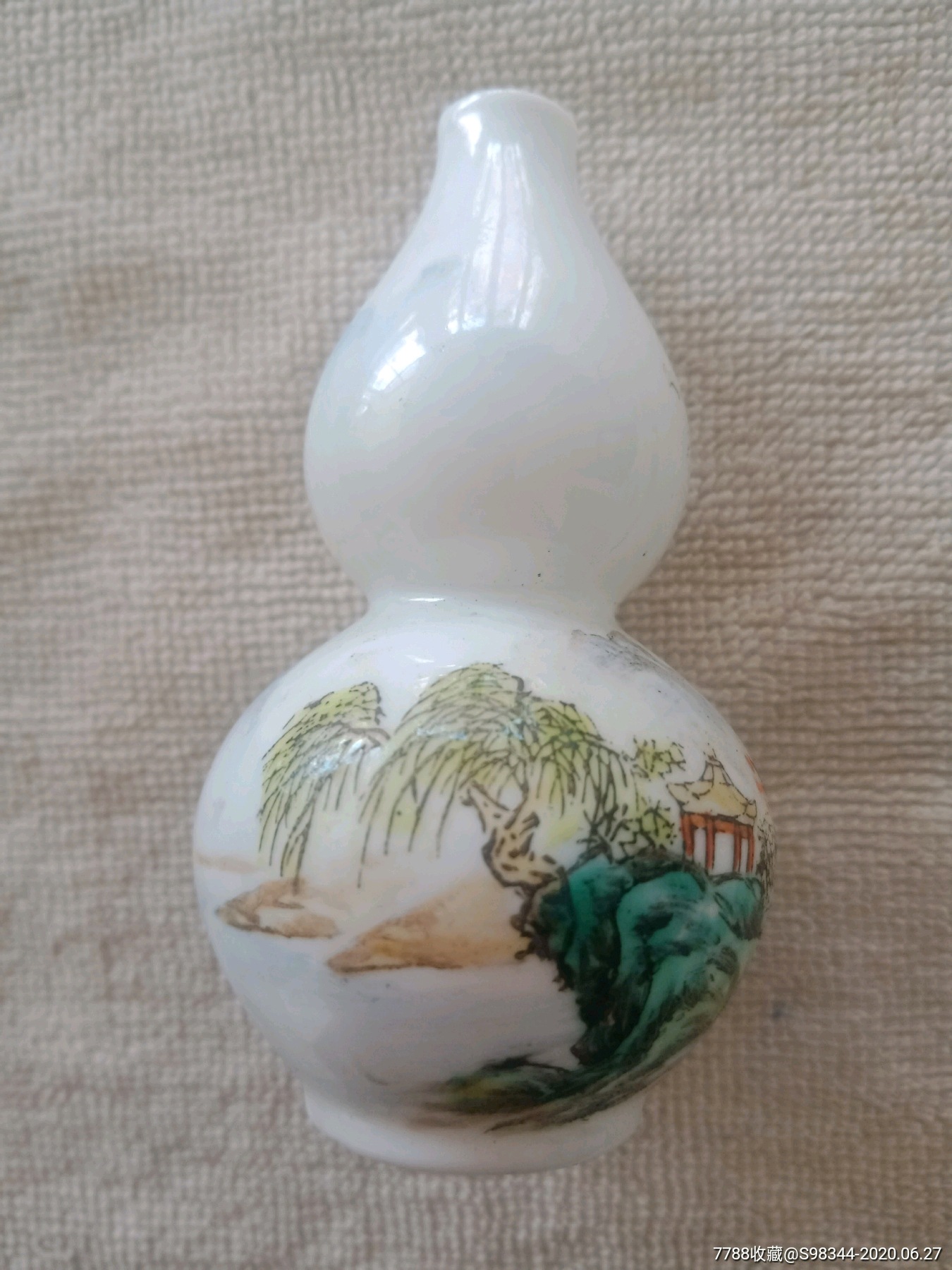 蛋壳瓷小葫芦瓶