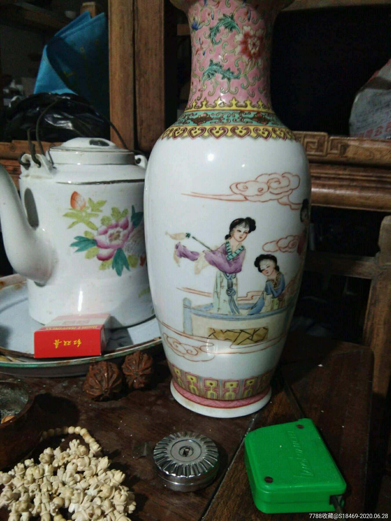 美女花瓶