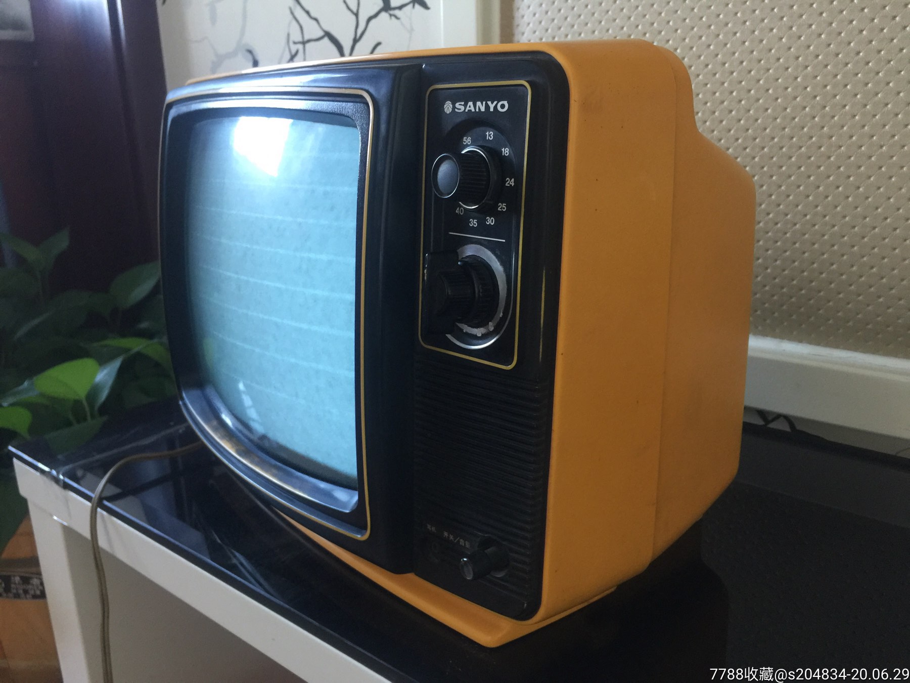三洋12英寸黑白电视机
