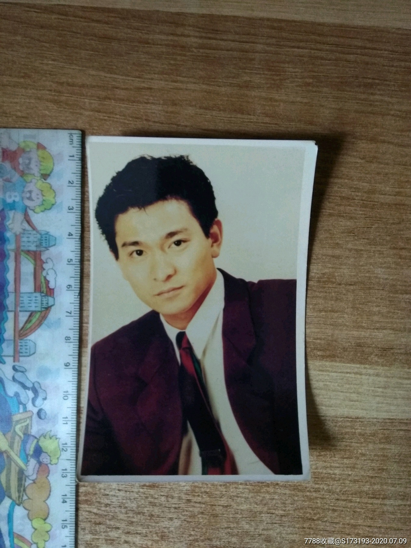90年代/刘德华/明星照片一张/边角卷曲,小折痕,小污渍