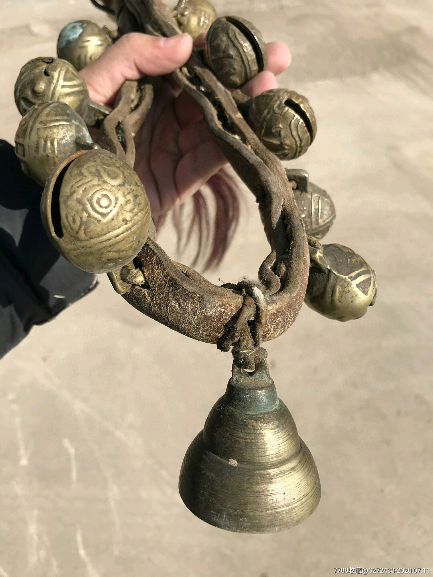 铜铃马铃铛材质铜质年代清中期数量11个虎头铃全牛皮铜铃完整