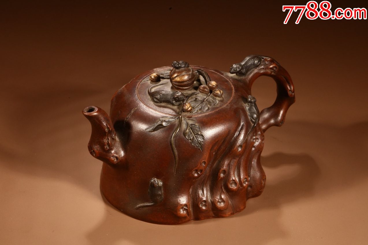 旧藏名家款"松鼠葡萄"紫砂壶