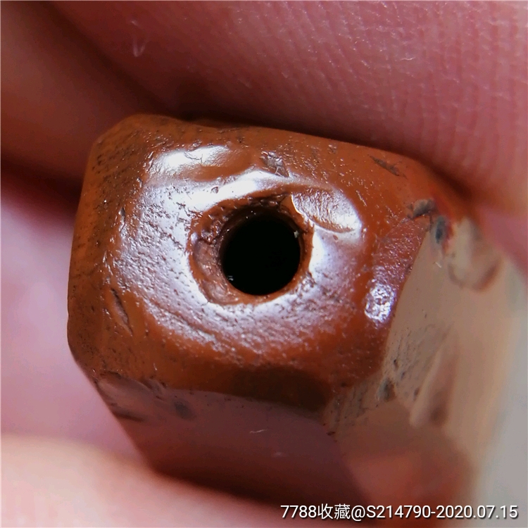 【特惠】藏传千年战汉老红缟玛瑙方珠长33mm,天然原矿