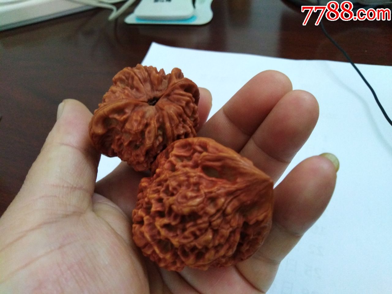 手工盘玩的官帽大核桃