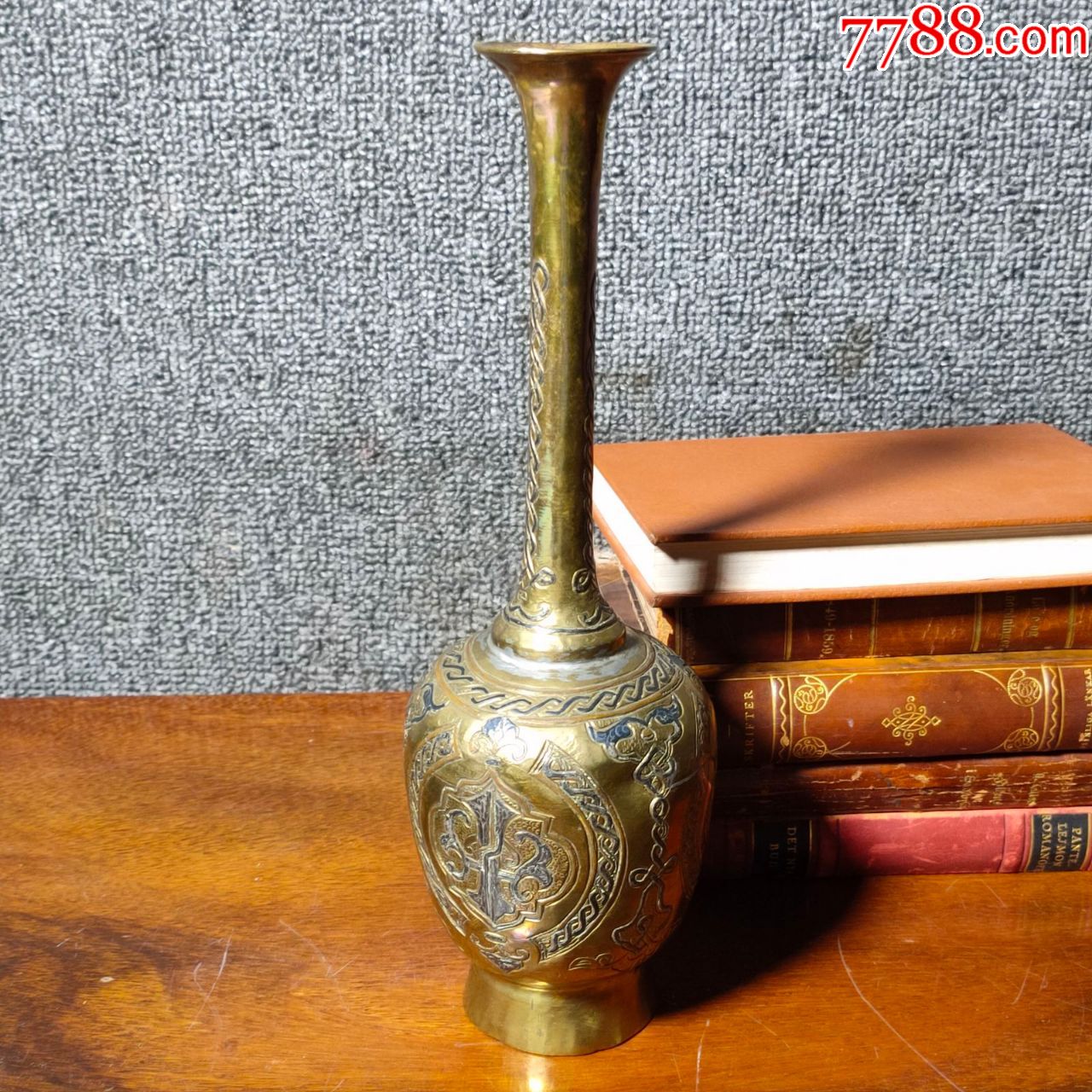 伊斯兰中东卡扎尔黄铜铜器手工刻花细口花瓶老物件