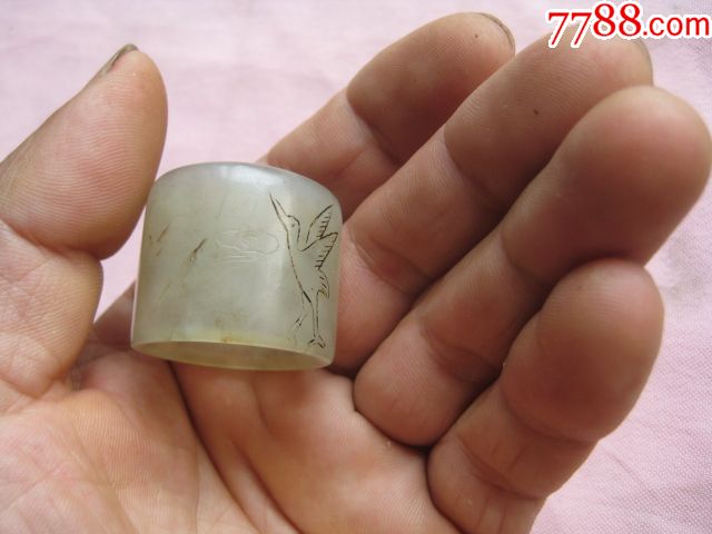 一个漂亮玉质润滑水头好的清代岫玉老板指,岫岩玉,清朝,白玉,戒指