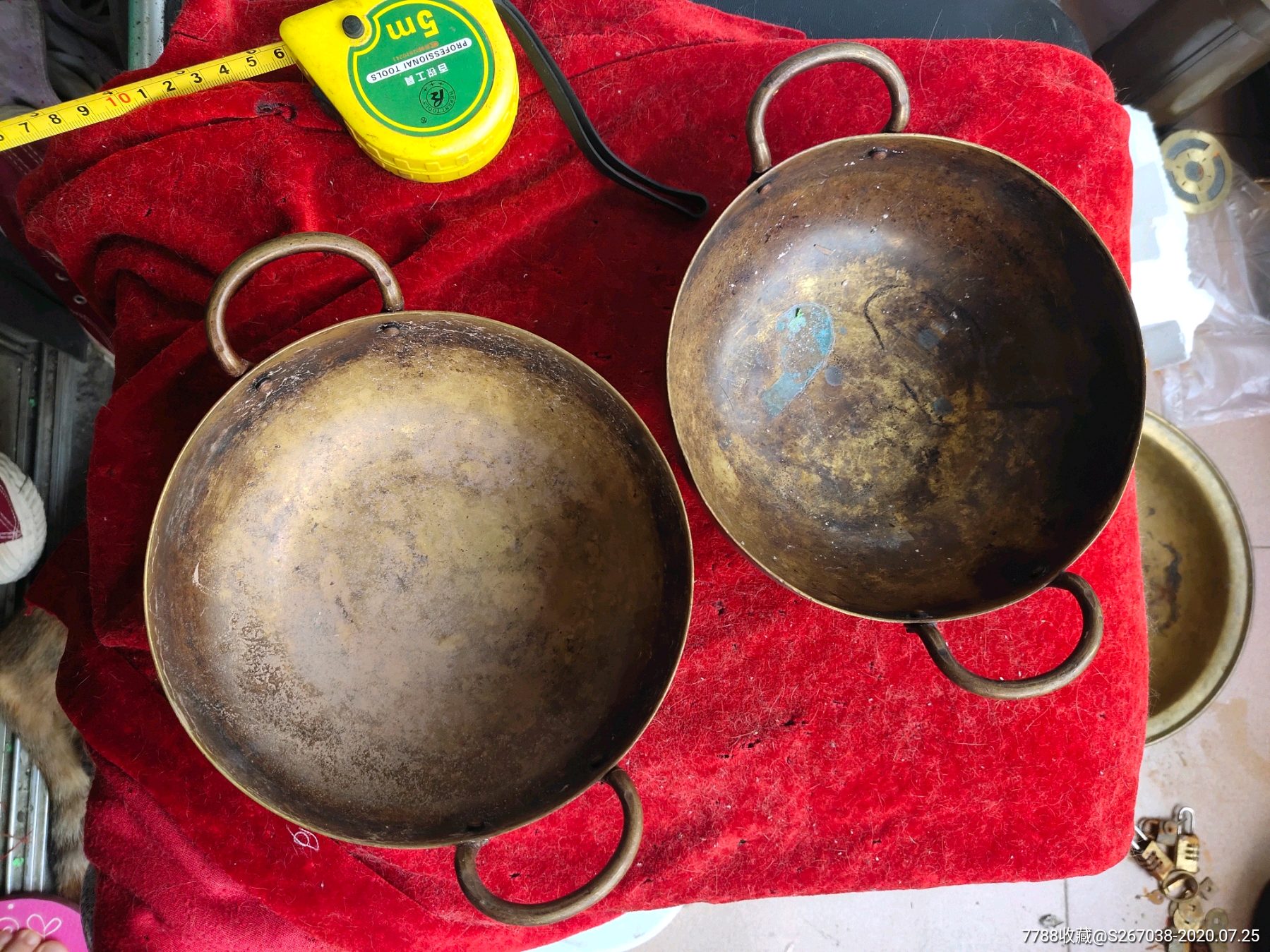 老物件,老铜锅两个