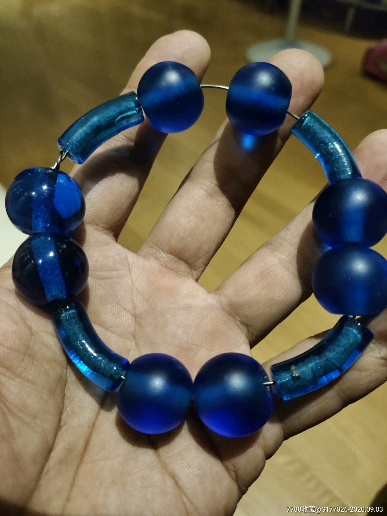 战汉蓝色琉璃珠串
