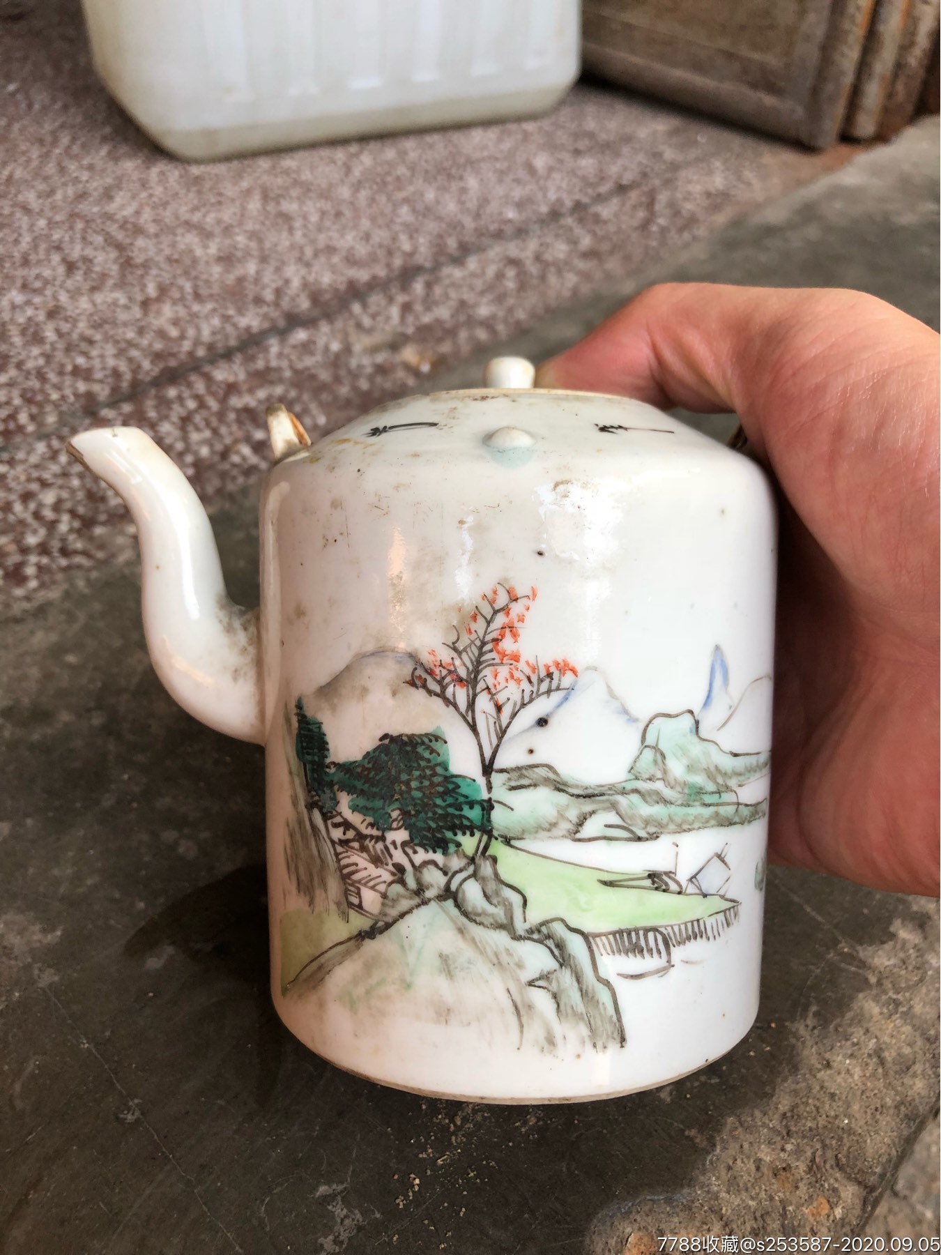清代八大山人山水茶壶