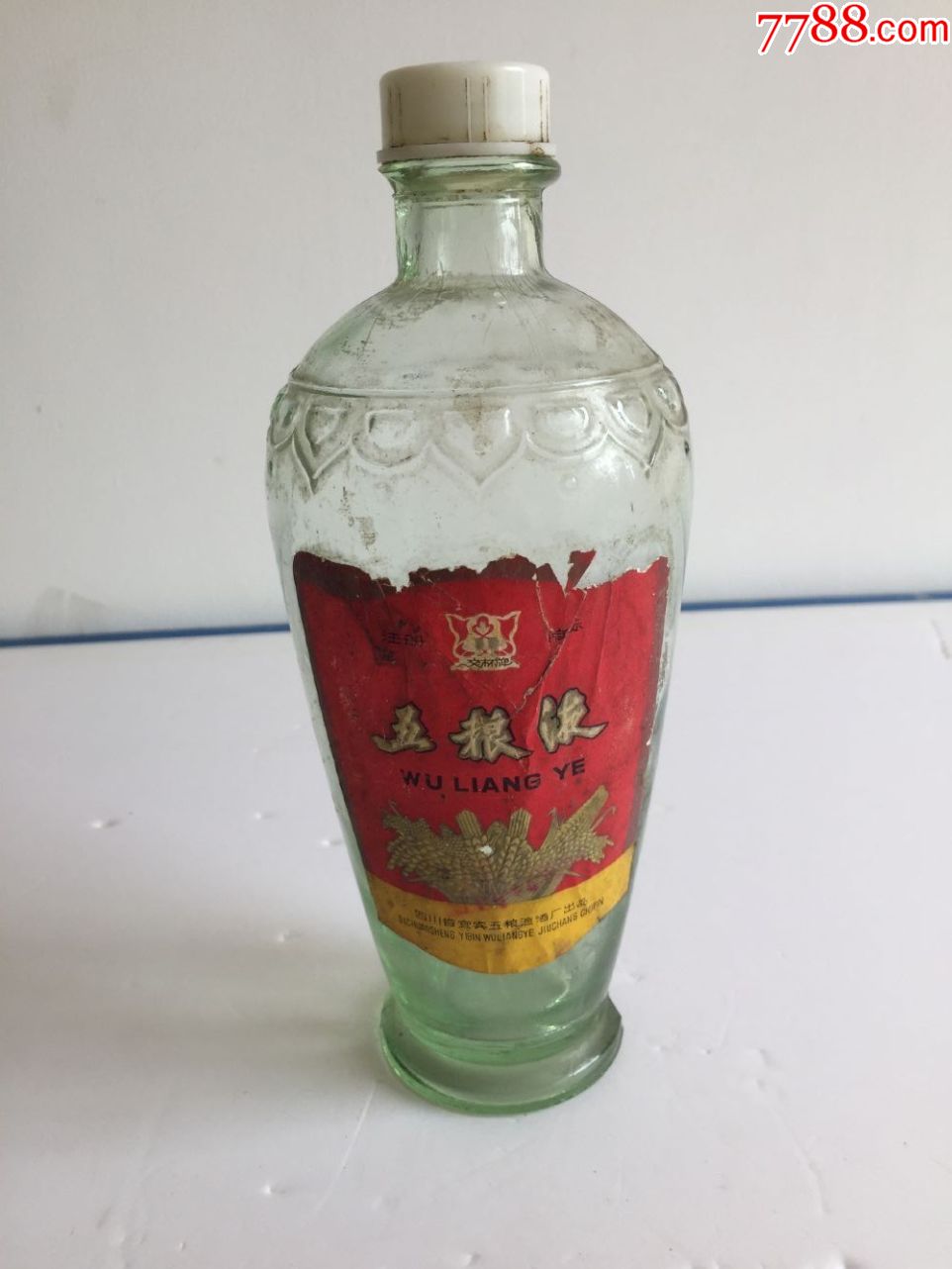 84年交杯五粮液酒瓶一个