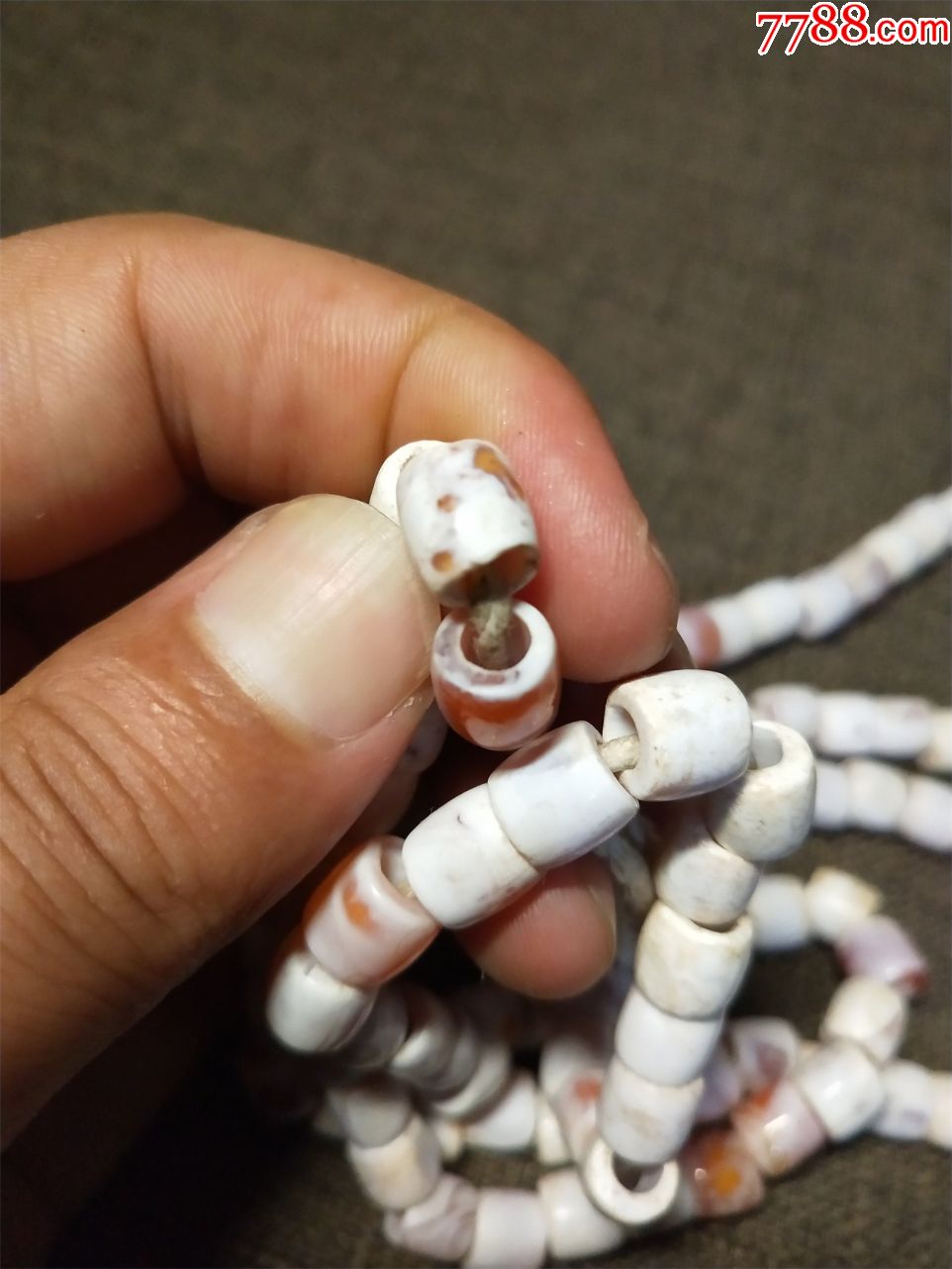 鸡骨白老玛瑙珠