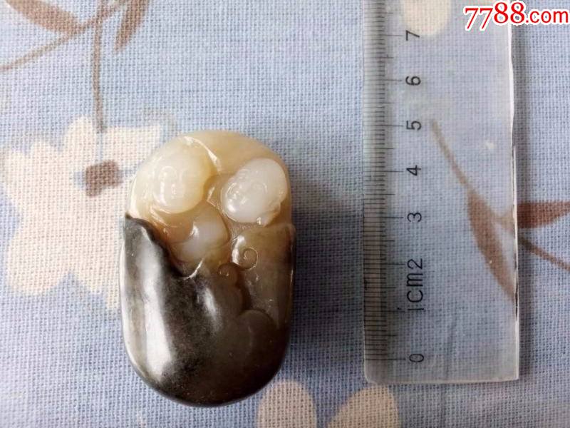 一等和田玉俄罗斯黑皮料,千年红万年黑,黑皮黑糖白肉巧雕,童男童女,家