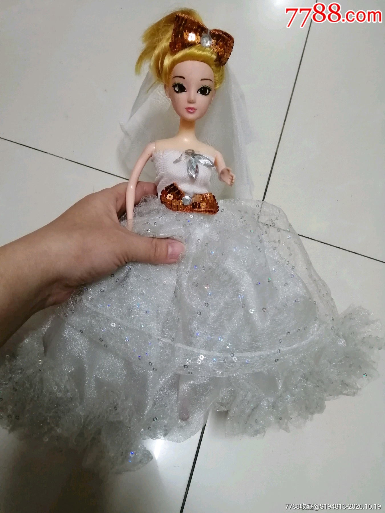 婚纱娃娃