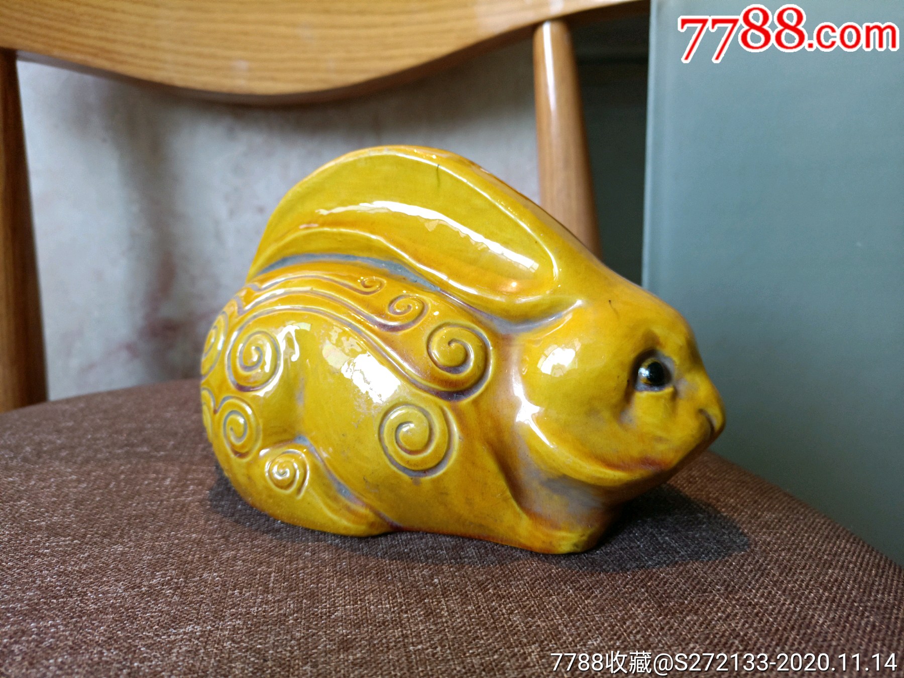 民国娇黄釉兔子
