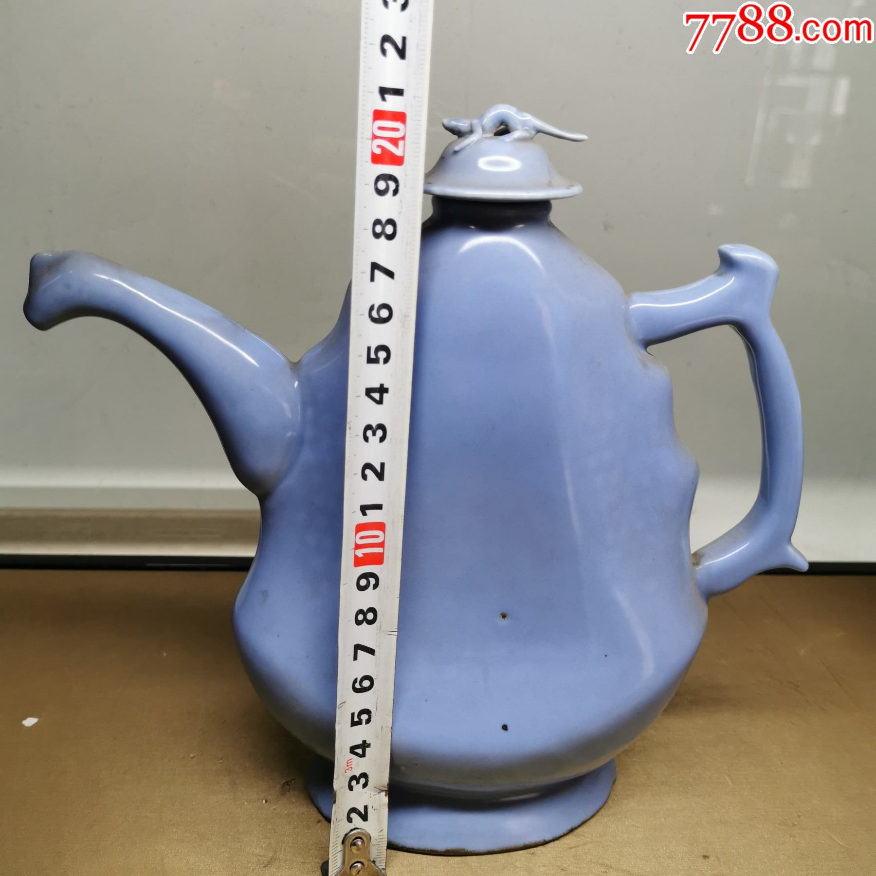 首页 零售 茶壶 >> 清代蓝釉瓷扁壶_茶壶 滚动鼠