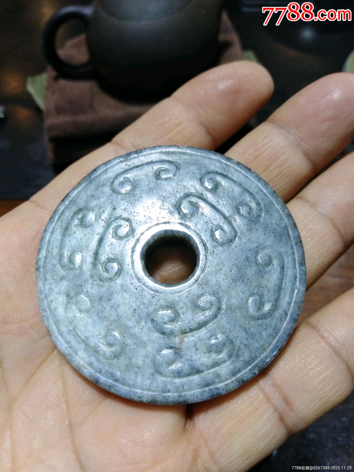 宋代灰玉勾云纹玉璧