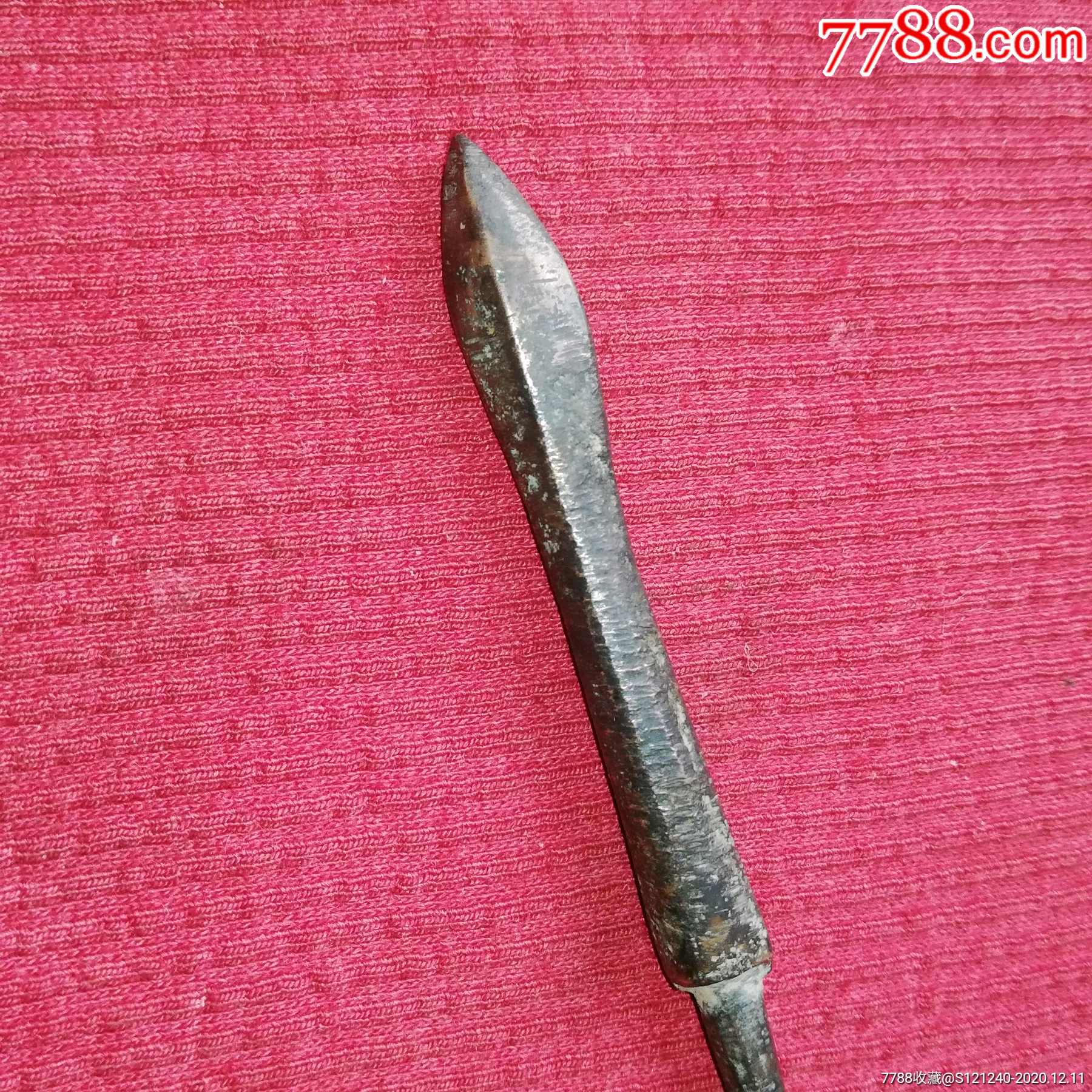 老铜箭头